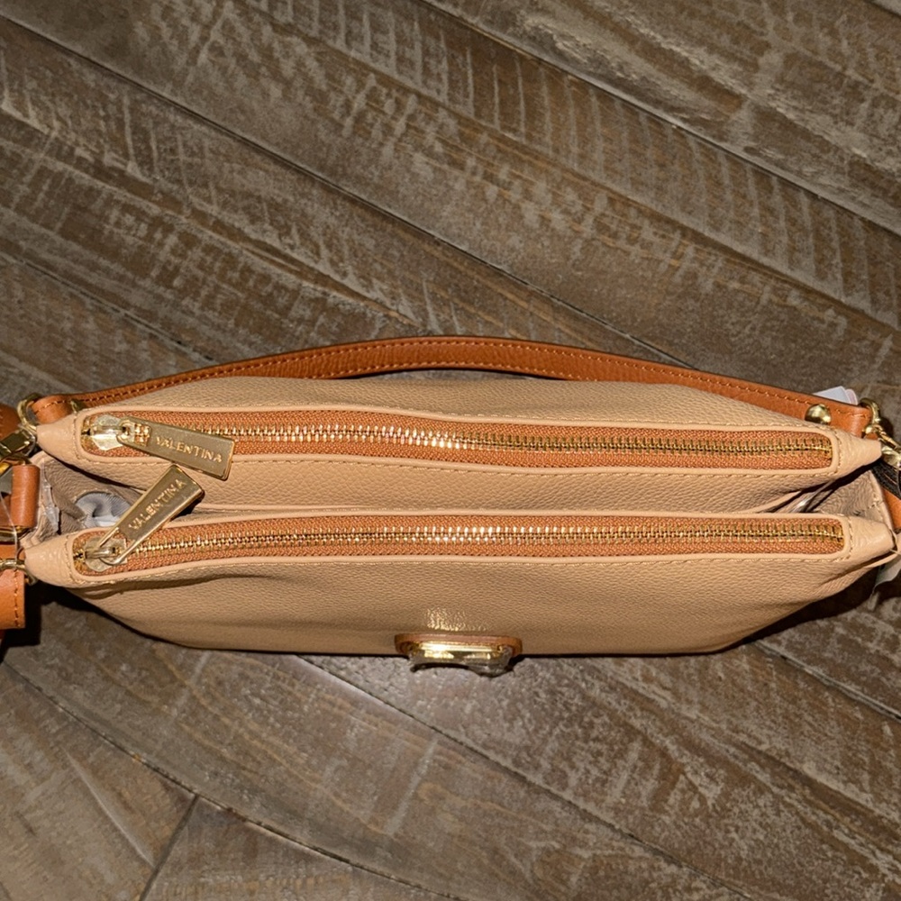 NWT, Valentina crossbody in pebbled leather in nutmeg. - Picture 6 of 10